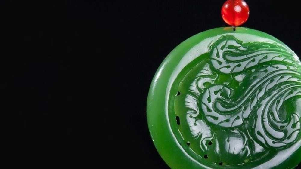 gorgeous vintage carving of nephrite jade 