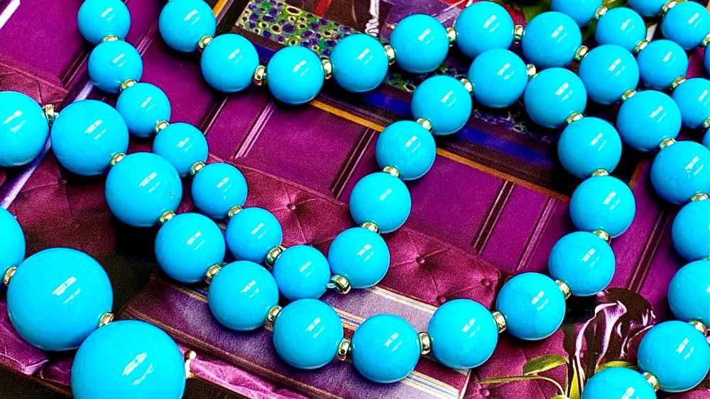 Strands of sleeping beauty turquoise laid out